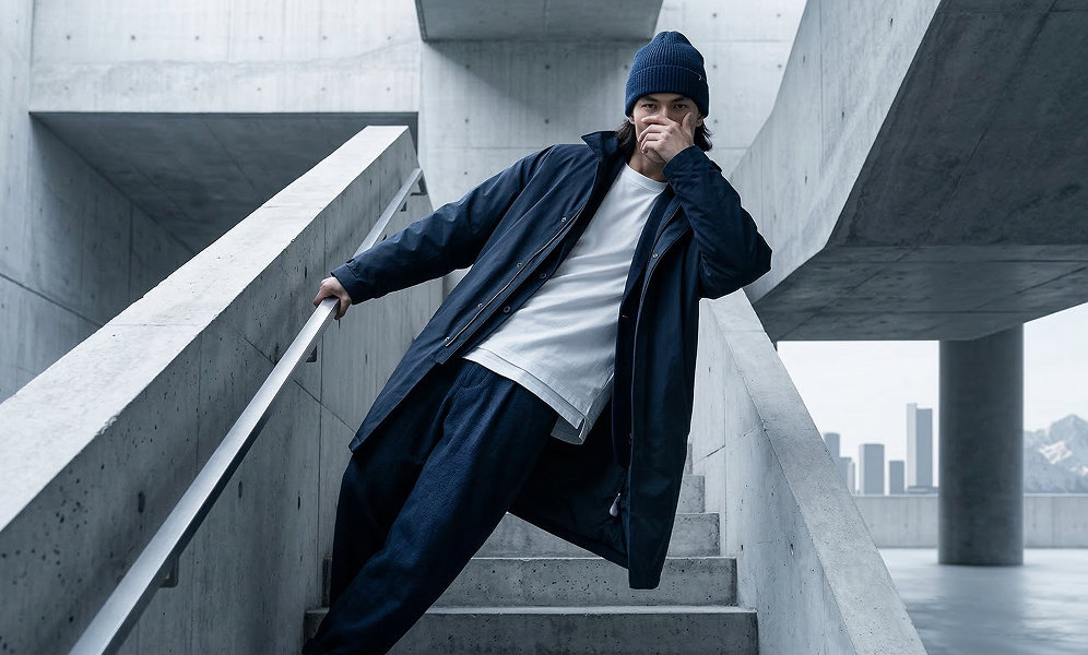 Product packshot with model - session 2, side view